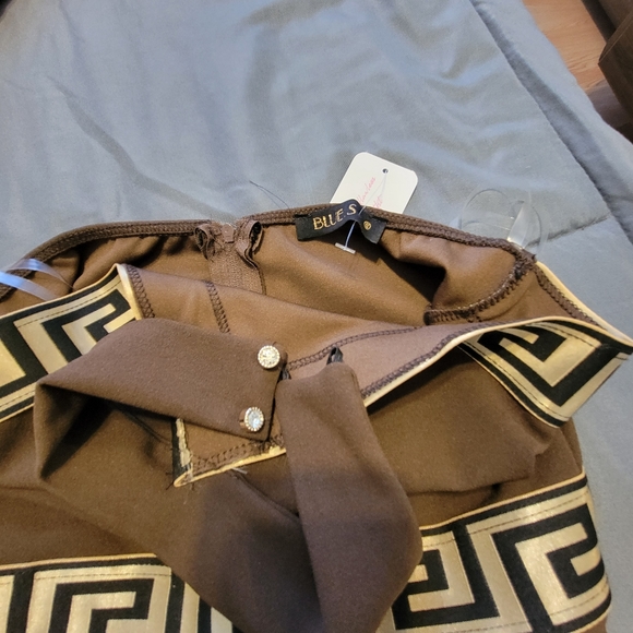 Beautiful jumpsuit new with tags - Picture 2 of 2